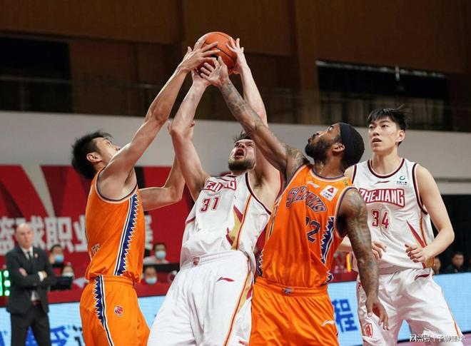 的场上视野 的场上视野