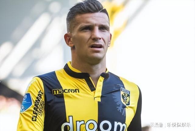 表现出顽强 表现出顽强