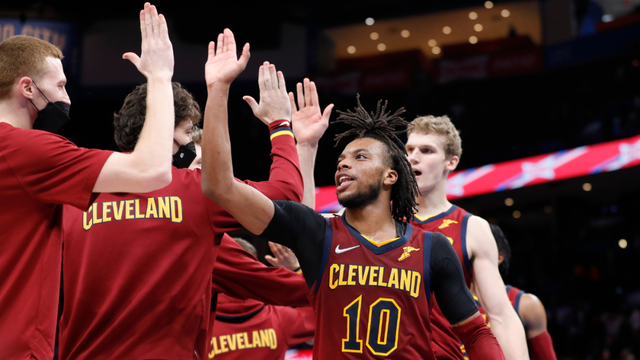 呐喊声此起 呐喊声此起